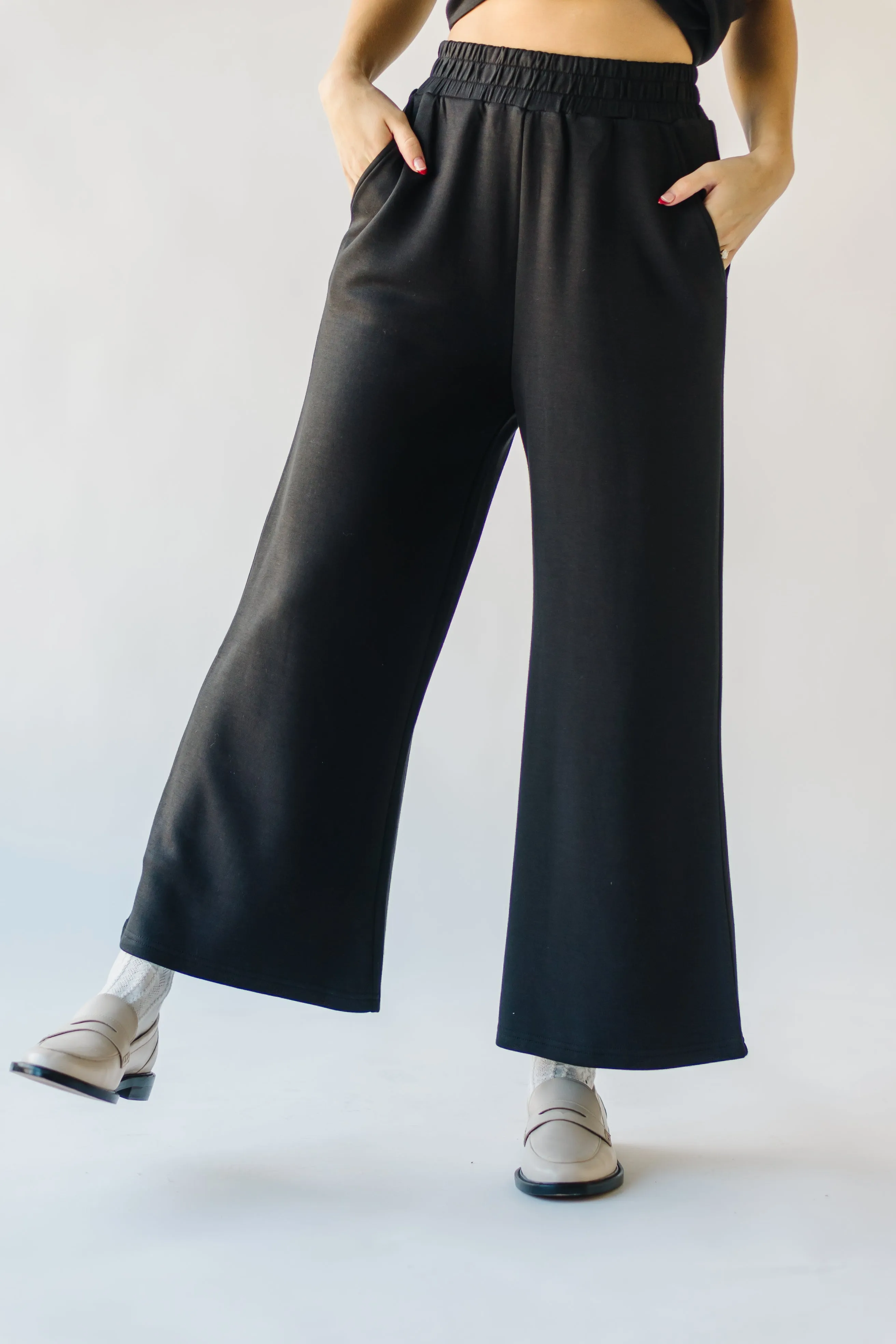 The Ronnie Basic Wide Leg Pant in Black